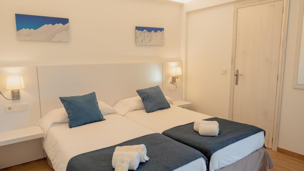 Hotel Colonial Colonia de Sant Jordi Екстер'єр фото